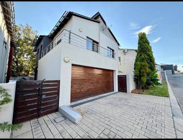 3 BEDROOM HOUSE FOR SALE IN FOURWAYS